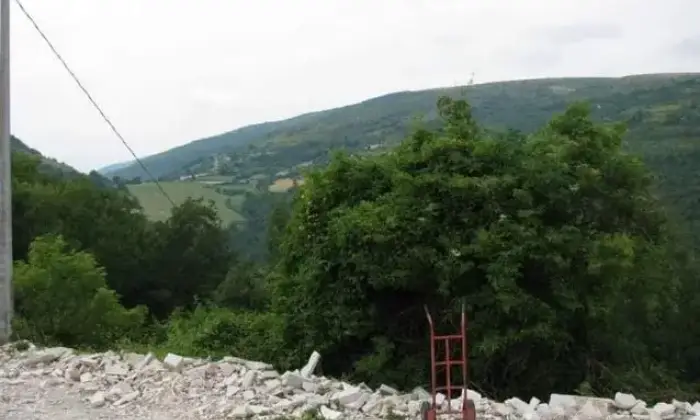 Rexer-Cagli-Rustico-e-tereni-a-Monti-Scatto-a-Cagli-PU-Altro