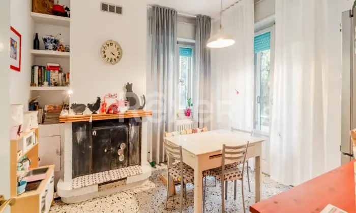 Rexer-MONTELPARO-Ampia-casa-con-corte-esclusiva-e-grande-potenziale-Altro