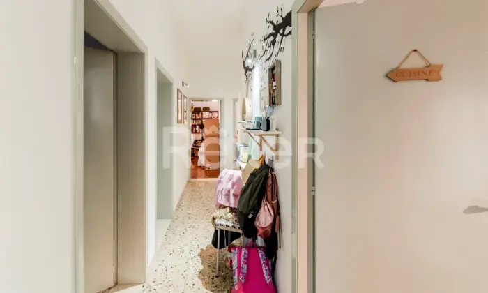 Rexer-MONTELPARO-Ampia-casa-con-corte-esclusiva-e-grande-potenziale-Altro
