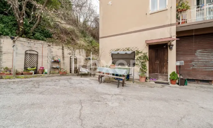 Rexer-MONTELPARO-Ampia-casa-con-corte-esclusiva-e-grande-potenziale-Altro