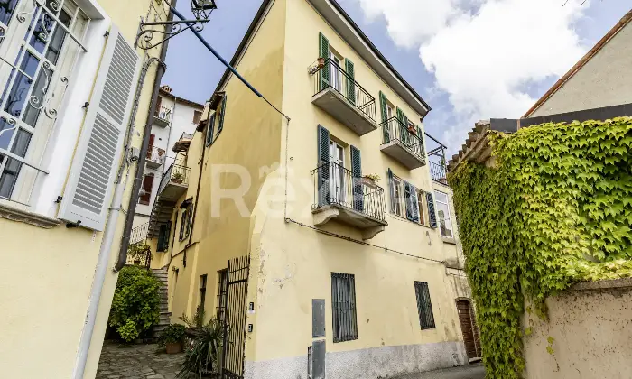 Rexer-ROSIGNANO-MONFERRATO-Elegante-Casa-Indipendente-con-Due-Appartamenti-a-Rosignano-Monferrato-Altro