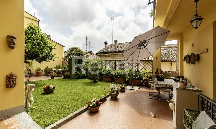 Rexer-ROSIGNANO-MONFERRATO-Elegante-Casa-Indipendente-con-Due-Appartamenti-a-Rosignano-Monferrato-Altro