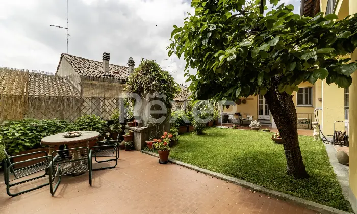 Rexer-ROSIGNANO-MONFERRATO-Elegante-Casa-Indipendente-con-Due-Appartamenti-a-Rosignano-Monferrato-Altro