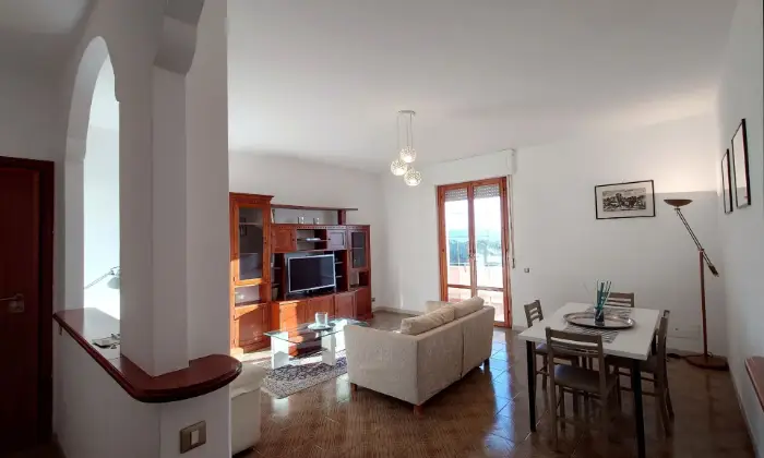 Rexer-Follonica-Quadrilocale-vista-mare-in-via-Palermo-Salone