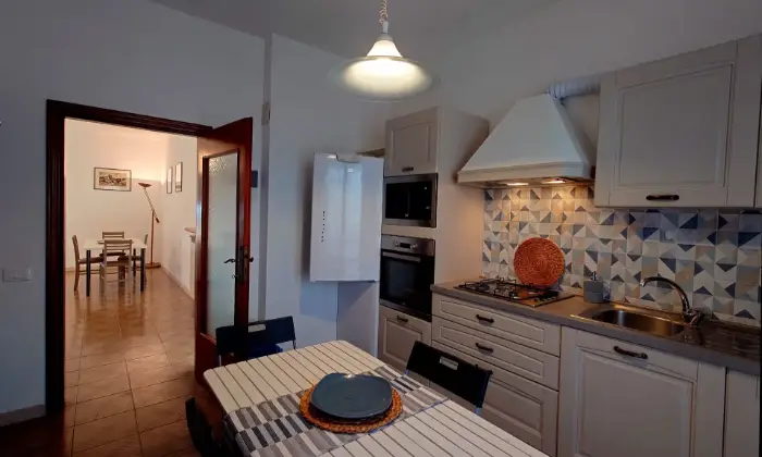 Rexer-Follonica-Quadrilocale-vista-mare-in-via-Palermo-Cucina