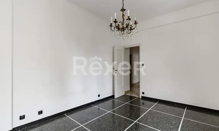 Rexer-Genova-Appartamento-grande-metratura-in-stabile-con-in-fase-di-ultimazione-Zona-comoda-al-centro-Altro