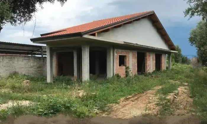 Rexer-Alatri-Vendesi-casa-rustica-con-terreno-a-Altari-Altro