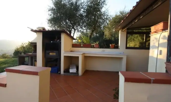 Rexer-Bolano-Vendesi-Villa-con-Ampio-Giardino-a-Debbio-di-Ceparana-Altro