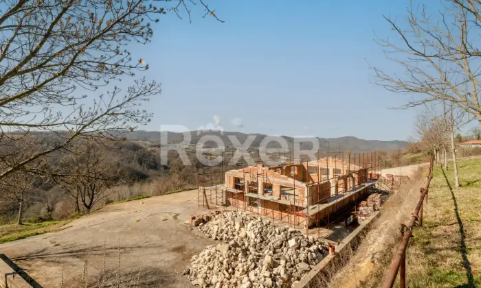 Rexer-Rocca-Sinibalda-Complesso-di-casali-con-ettari-di-terreno-Altro