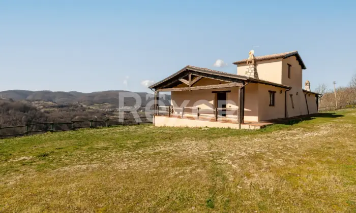 Rexer-Rocca-Sinibalda-Complesso-di-casali-con-ettari-di-terreno-Altro