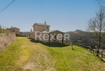 Rexer-Rocca-Sinibalda-Complesso-di-casali-con-ettari-di-terreno-Altro