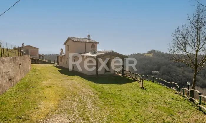 Rexer-Rocca-Sinibalda-Complesso-di-casali-con-ettari-di-terreno-Altro