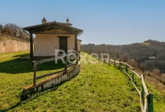 Rexer-Rocca-Sinibalda-Complesso-di-casali-con-ettari-di-terreno-Altro