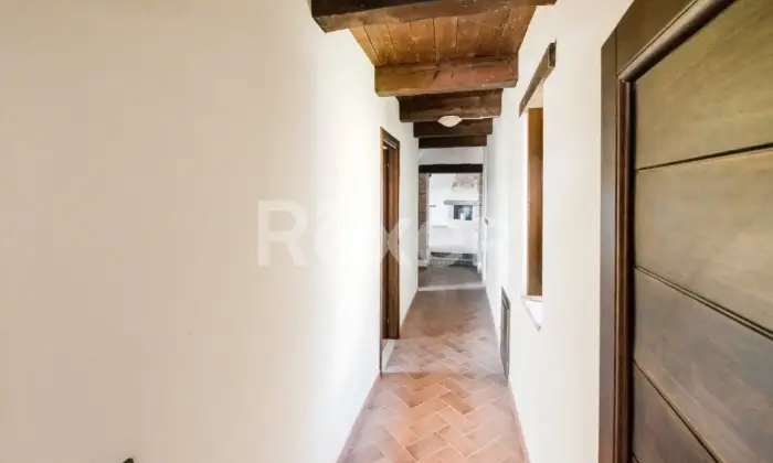 Rexer-Rocca-Sinibalda-Complesso-di-casali-con-ettari-di-terreno-Altro