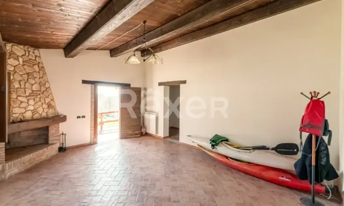 Rexer-Rocca-Sinibalda-Complesso-di-casali-con-ettari-di-terreno-Altro