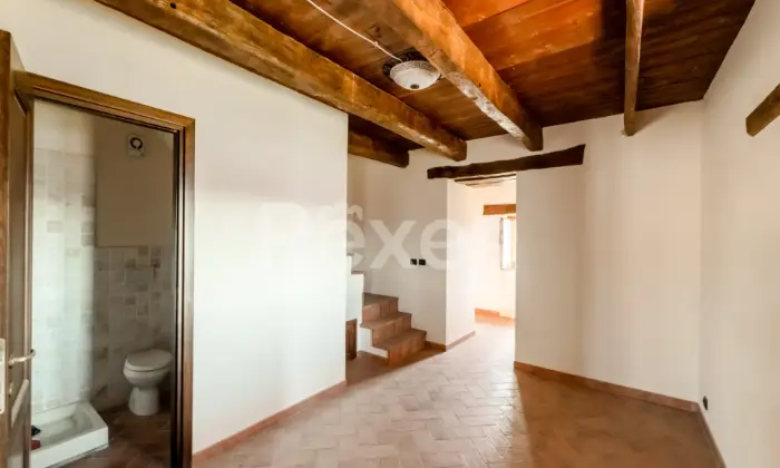 Rexer-Rocca-Sinibalda-Complesso-di-casali-con-ettari-di-terreno-Altro