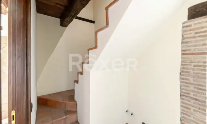 Rexer-Rocca-Sinibalda-Complesso-di-casali-con-ettari-di-terreno-Altro