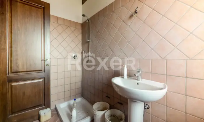 Rexer-Rocca-Sinibalda-Complesso-di-casali-con-ettari-di-terreno-Altro