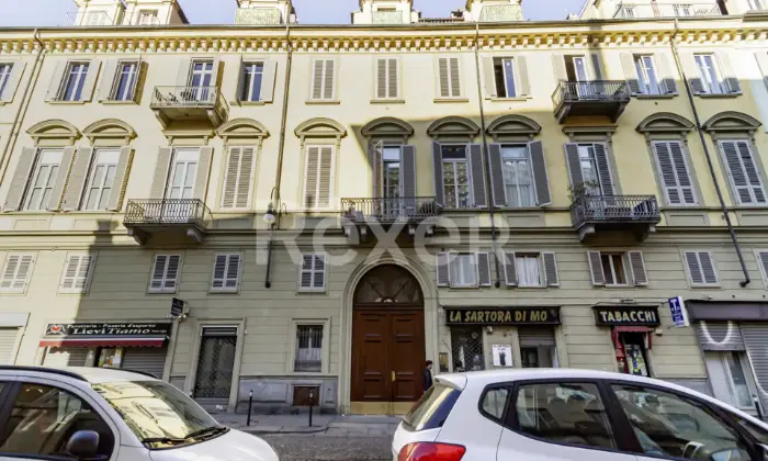 Rexer-Torino-APPARTAMENTO-SIGNORILE-FRAZIONATO-IN-UNITA-ABITATIVE-LOCATE-Altro