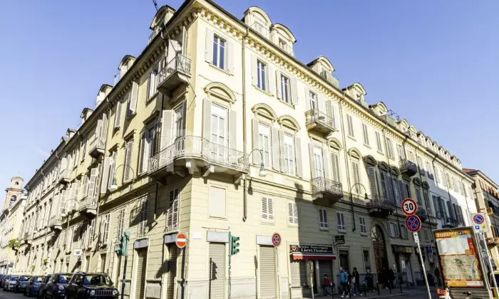 Rexer-Torino-APPARTAMENTO-SIGNORILE-FRAZIONATO-IN-UNITA-ABITATIVE-LOCATE-Altro