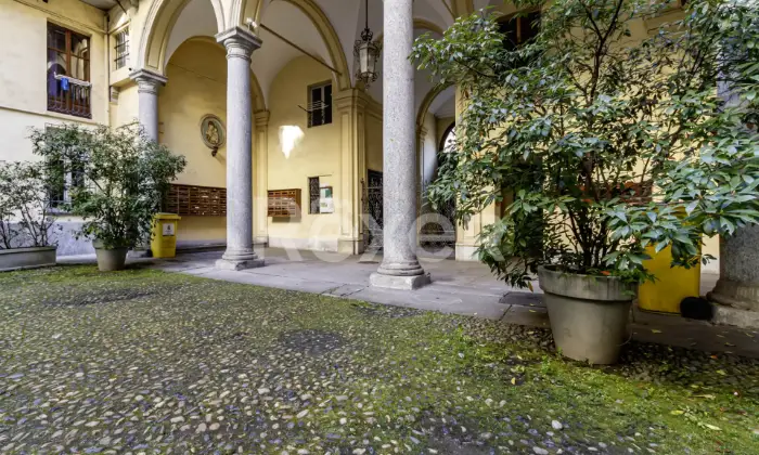 Rexer-Torino-APPARTAMENTO-SIGNORILE-FRAZIONATO-IN-UNITA-ABITATIVE-LOCATE-Altro