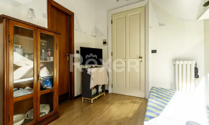 Rexer-Torino-APPARTAMENTO-SIGNORILE-FRAZIONATO-IN-UNITA-ABITATIVE-LOCATE-Altro