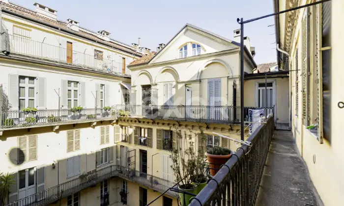 Rexer-Torino-APPARTAMENTO-SIGNORILE-FRAZIONATO-IN-UNITA-ABITATIVE-LOCATE-Altro