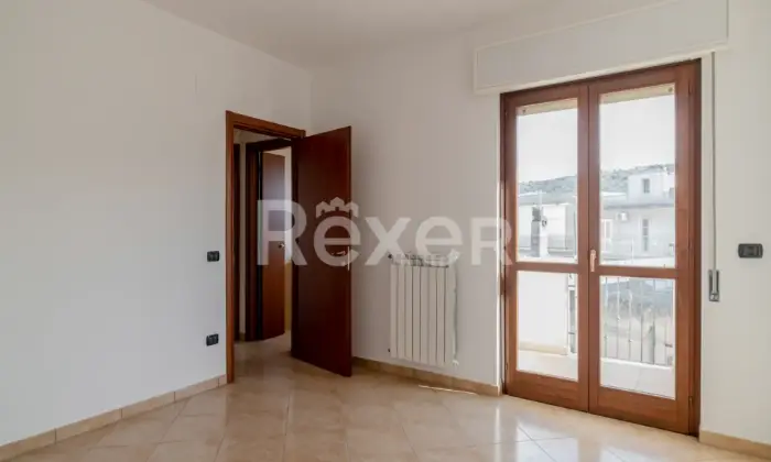 Rexer-Faggiano-Luminoso-appartamento-al-piano-con-ascensore-e-posto-auto-assegnato-Altro