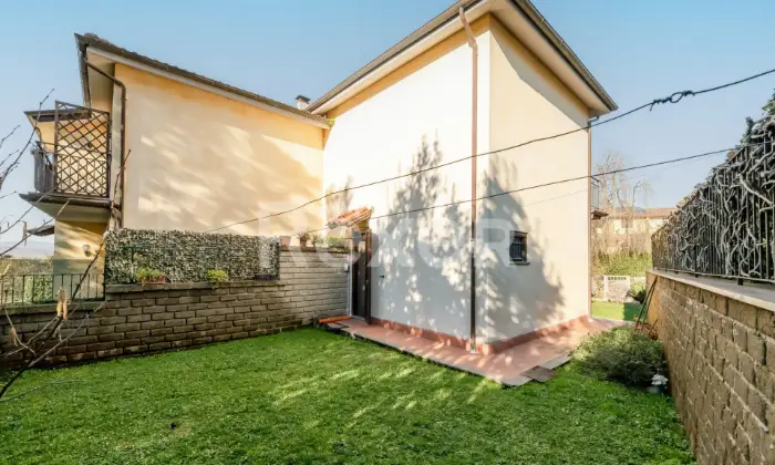 Rexer-Sutri-Bifamiliare-indipendente-Altro