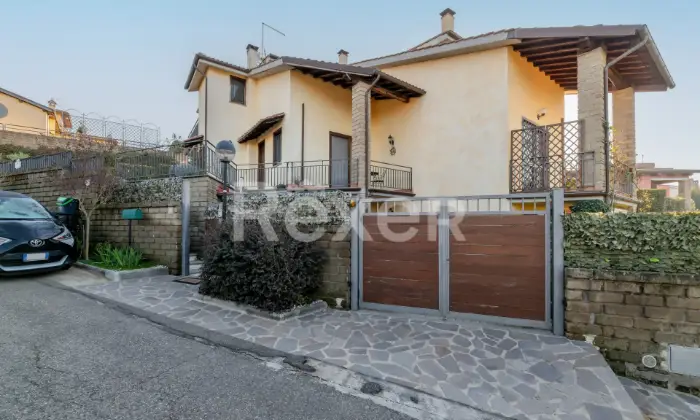 Rexer-Sutri-Bifamiliare-indipendente-Altro