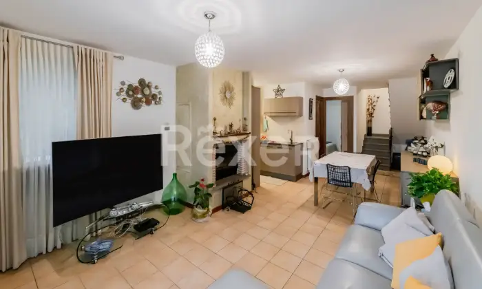 Rexer-Sutri-Bifamiliare-indipendente-Altro