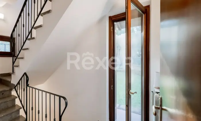 Rexer-Sutri-Bifamiliare-indipendente-Altro