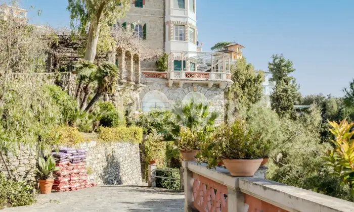 Rexer-zoagli-Unica-propriet-fronte-mare-allinterno-di-villa-depoca-Altro