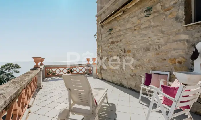 Rexer-zoagli-Unica-propriet-fronte-mare-allinterno-di-villa-depoca-Altro