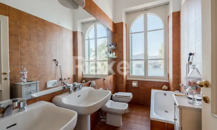 Rexer-zoagli-Unica-propriet-fronte-mare-allinterno-di-villa-depoca-Altro