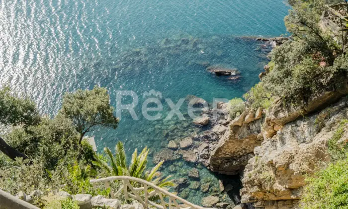 Rexer-zoagli-Unica-propriet-fronte-mare-allinterno-di-villa-depoca-Altro
