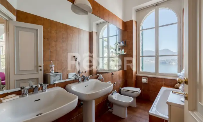 Rexer-zoagli-Unica-propriet-fronte-mare-allinterno-di-villa-depoca-Altro