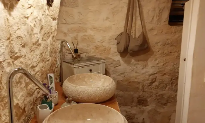 Rexer-Ceglie-Messapica-coninianchi-trulli-yurt-arthouse-Bagno