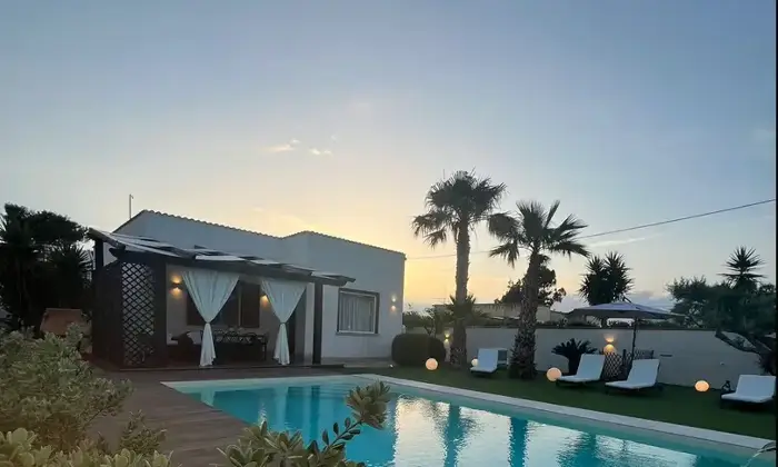 Rexer-Cortigliolo-Villa-con-piscina-in-vendita-a-Valderice-Piscina