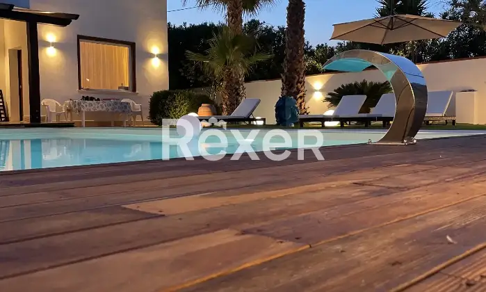 Rexer-Cortigliolo-Villa-con-piscina-in-vendita-a-Valderice-Piscina