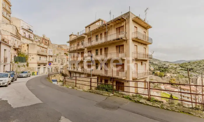 Rexer-Modica-Ampio-appartamento-con-garage-e-cantina-Altro