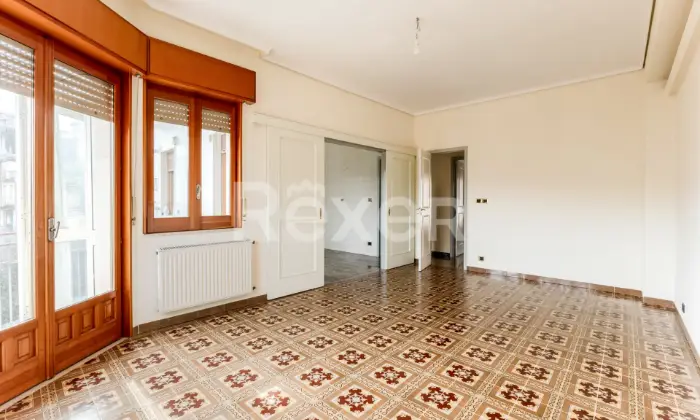 Rexer-Modica-Ampio-appartamento-con-garage-e-cantina-Altro