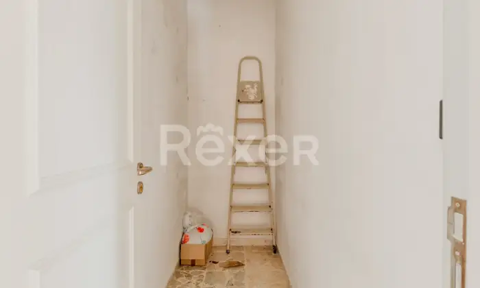 Rexer-Modica-Ampio-appartamento-con-garage-e-cantina-Altro