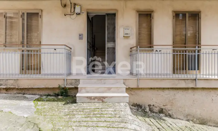 Rexer-Modica-Ampio-appartamento-con-garage-e-cantina-Altro