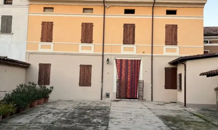 Rexer-Commessaggio-Vendo-Casale-indipendente-Commessaggio-Mn-subito-abitabile-Altro