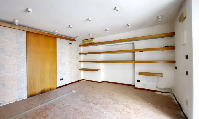 Rexer-Alcamo-Vendesi-Locale-Commerciale-in-Corso-VI-Aprile-ad-Alcamo-Altro