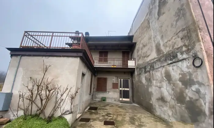 Rexer-Vernasca-Vendesi-casa-di-campagna-a-Vernasca-Altro
