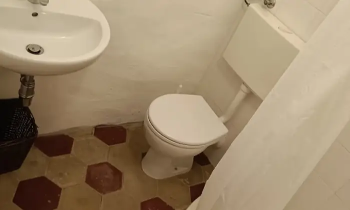 Rexer-Volterra-Terra-tetto-nel-Centro-Storico-della-citt-toscana-di-Volterra-Bagno