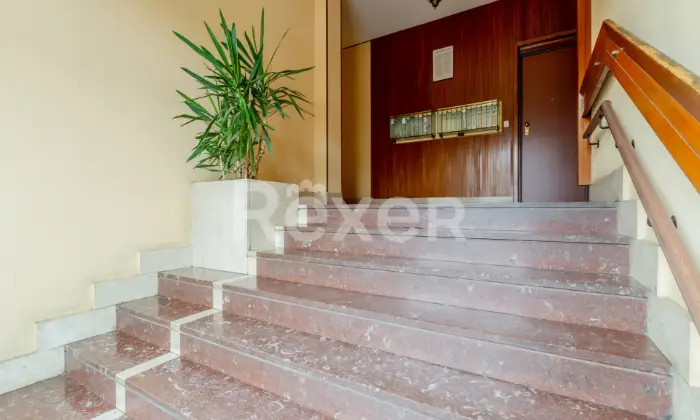 Rexer-Chieri-Nuda-propriet-Ristrutturato-con-box-auto-Altro
