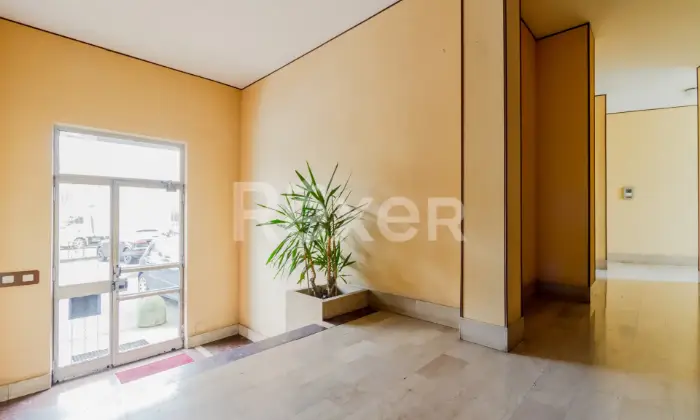 Rexer-Chieri-Nuda-propriet-Ristrutturato-con-box-auto-Altro